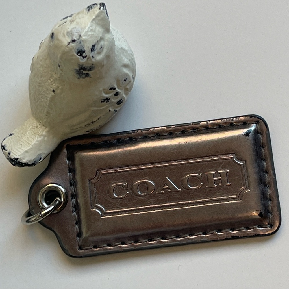 2.5” COACH Leather Fob Bag Charm Keychain
Hang Tag